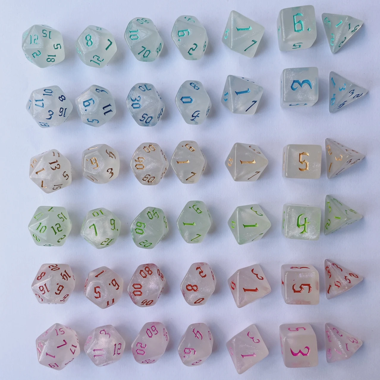 7 Pcs 세트 새로운 반짝이 골드 글꼴 다면체 테이블 - Board Game Font 리뷰 및 가격